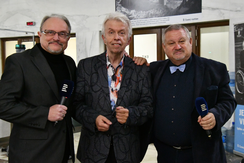 HOVORY W S JAROSLAVEM SVĚCENÝM - 01_Hovory-W_Radiocafe_Pavel-Meszaros-Jaroslav-Sveceny_Jiri-Werich-Petrasek 